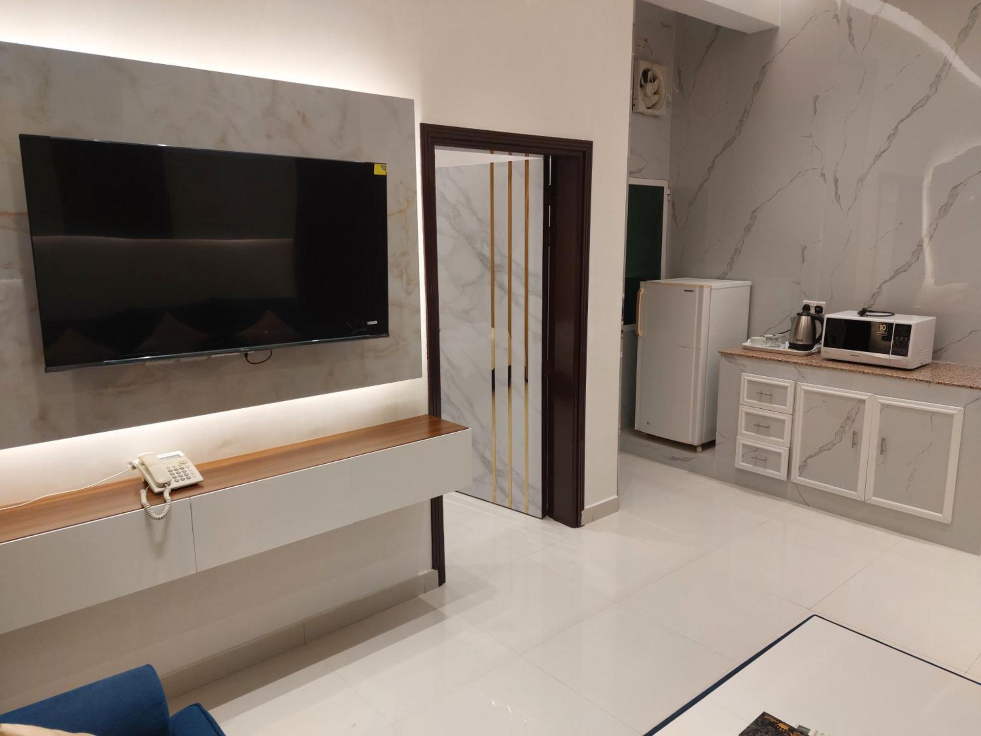 Mabahj Garnatha Hotel Apartments Сухар Экстерьер фото