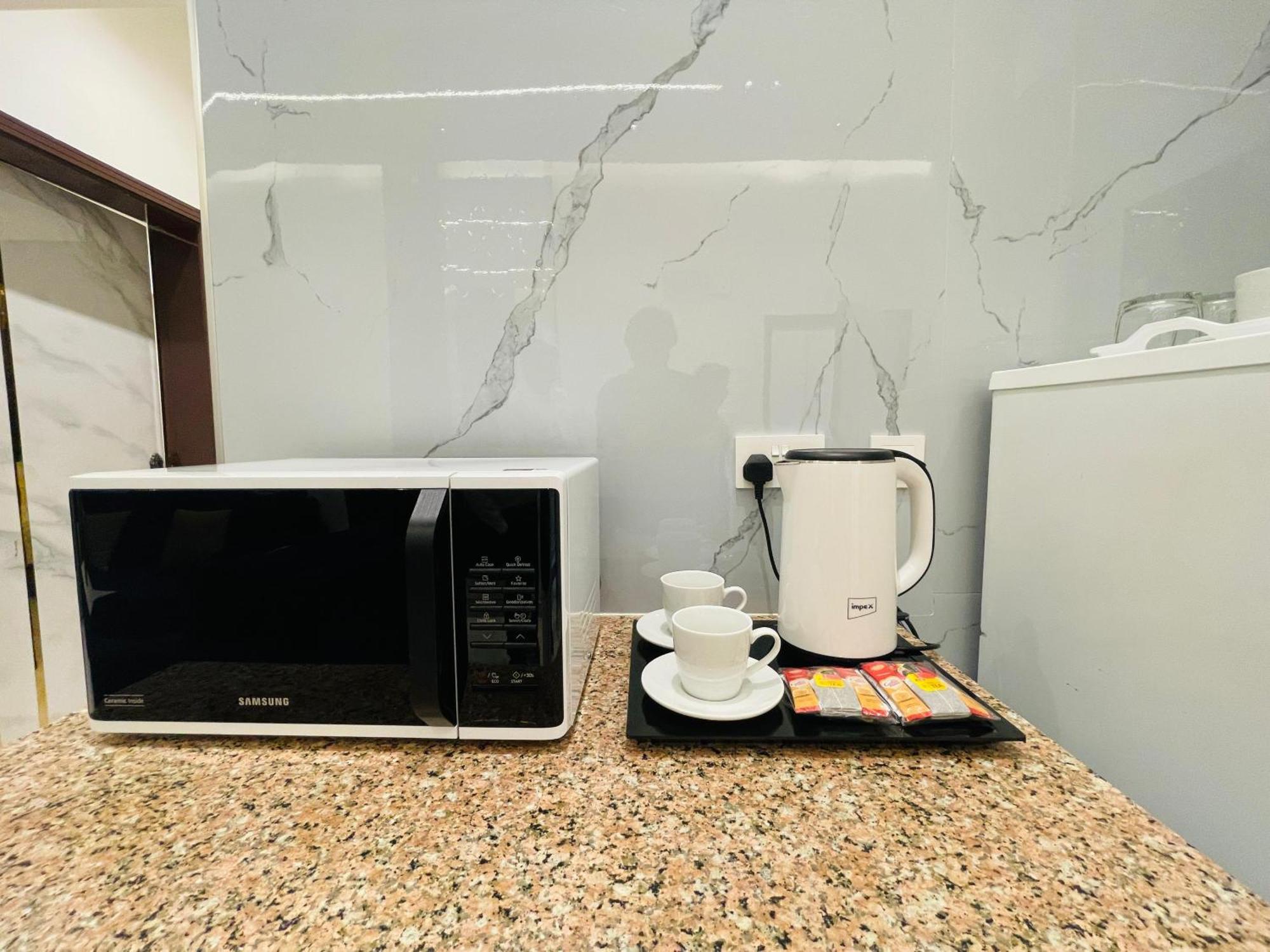 Mabahj Garnatha Hotel Apartments Сухар Экстерьер фото