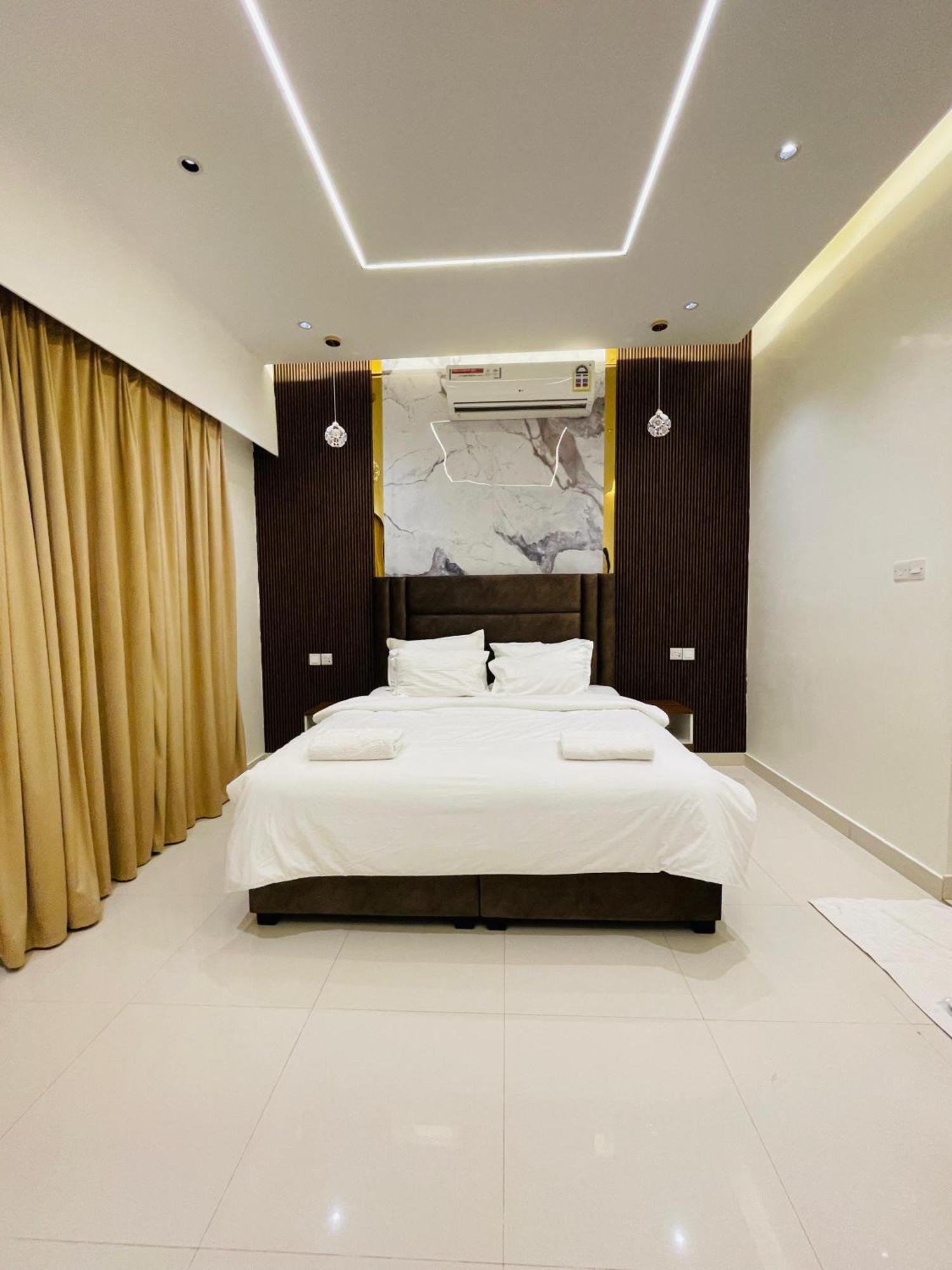 Mabahj Garnatha Hotel Apartments Сухар Экстерьер фото