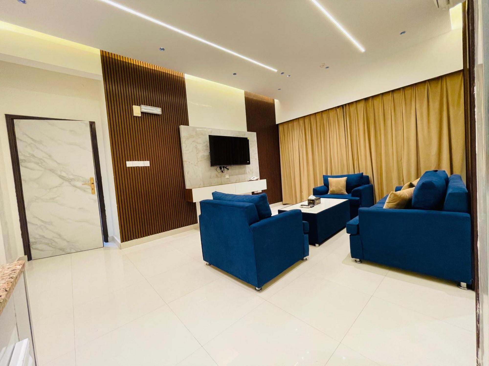 Mabahj Garnatha Hotel Apartments Сухар Экстерьер фото