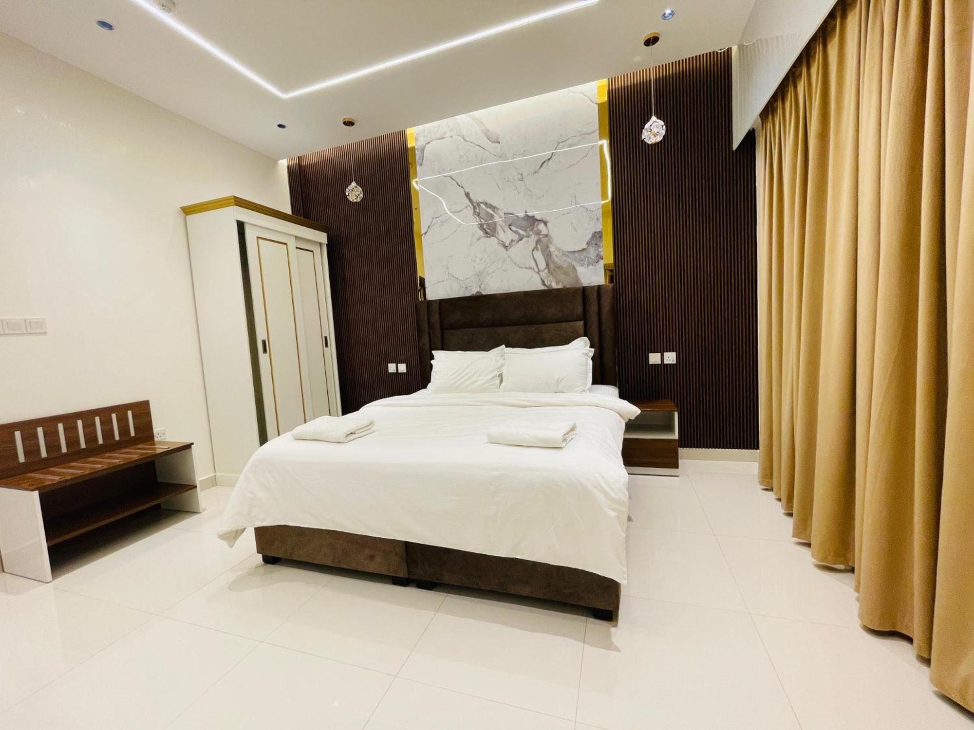 Mabahj Garnatha Hotel Apartments Сухар Экстерьер фото