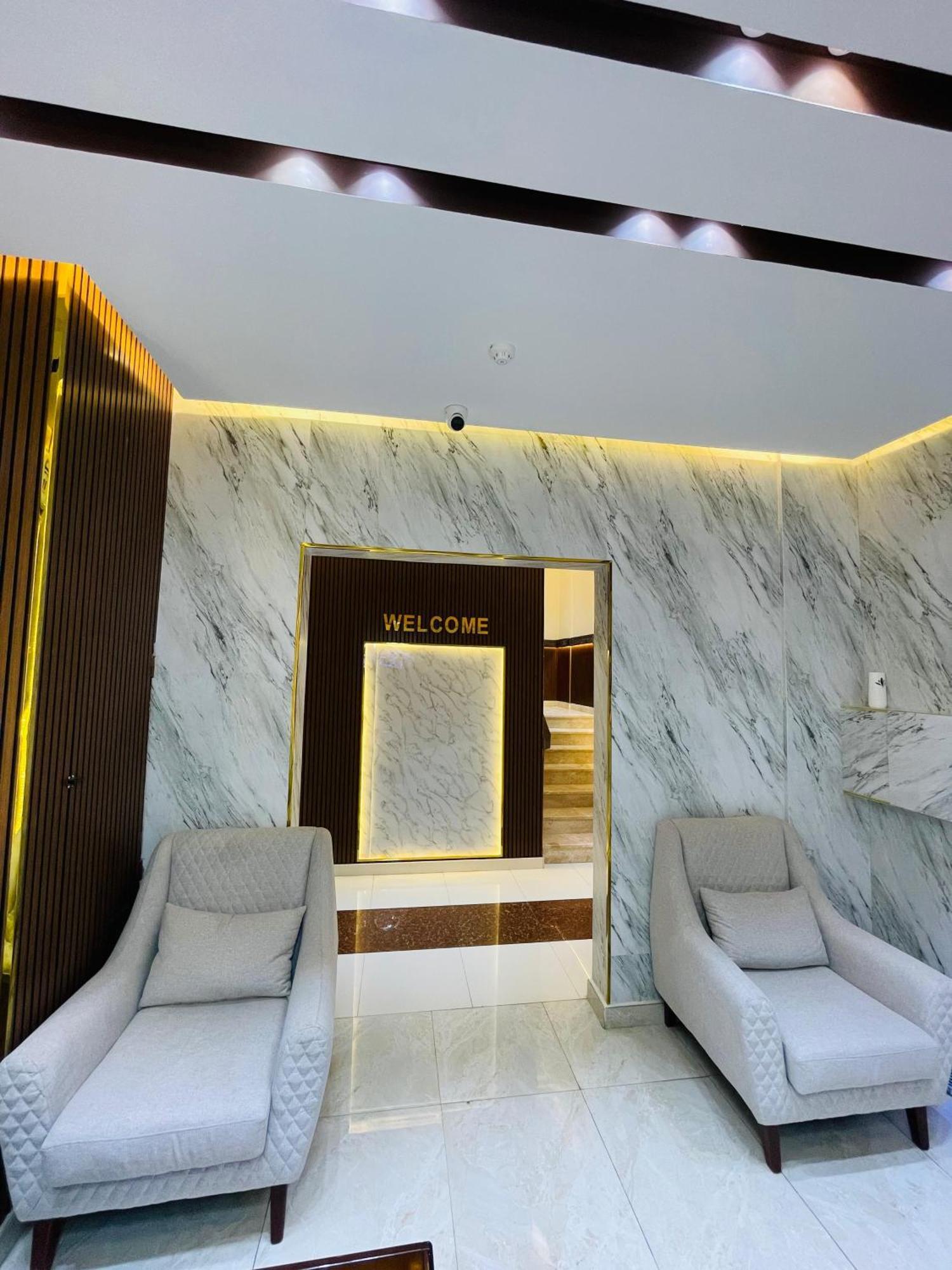 Mabahj Garnatha Hotel Apartments Сухар Экстерьер фото